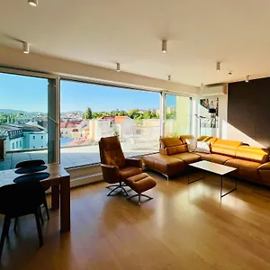 Center With Parking And A Big Terrace Apartment
